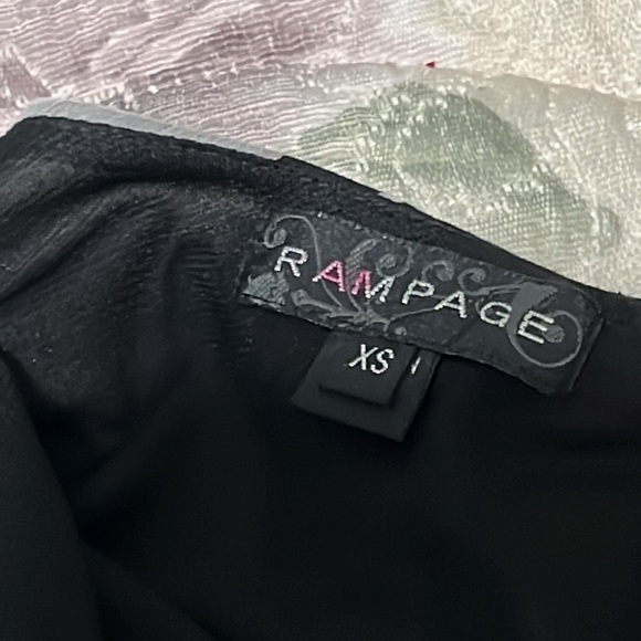 🌺🌺RAMPAGE trendy one shoulder top - Picture 5 of 6